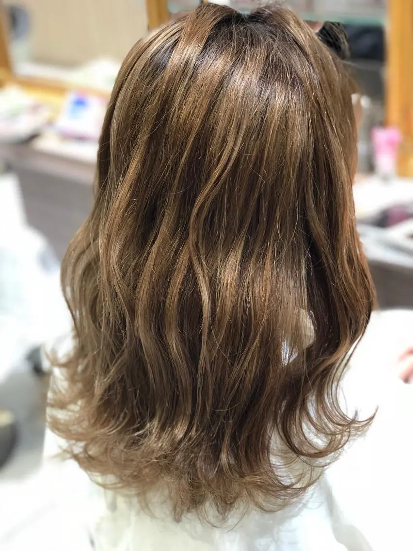 ミディアム カラー ベージュカラー 店長 小池アキトのヘアスタイル