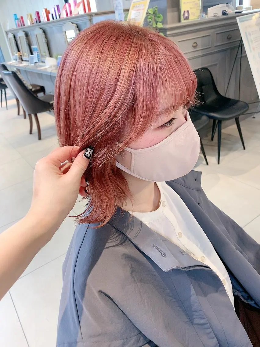 ショート カラー 透明感ハイトーン🦄 キラ🌈のヘアスタイル