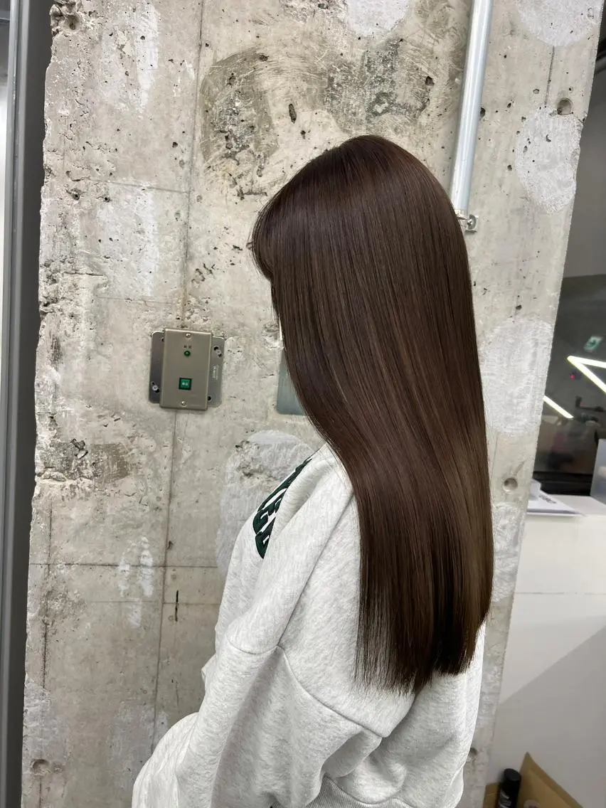 ミディアム カラー パーマ ヘアアレンジ ミディアムパーマ アディクシーカラー アッシュ ベージュカラー ブラウンカラー カット ヘアカラー トリートメント 【ヘアケア特化型】 newi天王寺のヘアスタイル