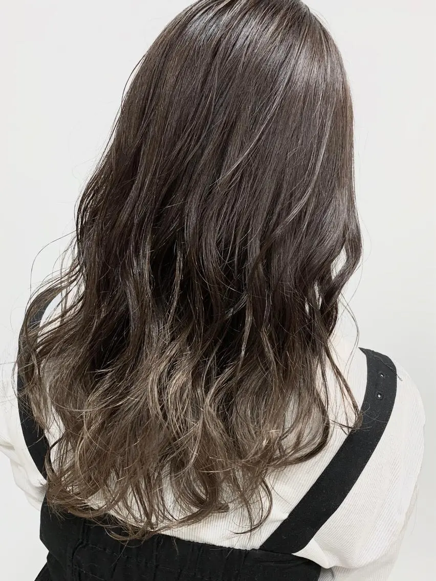 ロング レイヤー/艶髪カラー 森本くるみのヘアスタイル