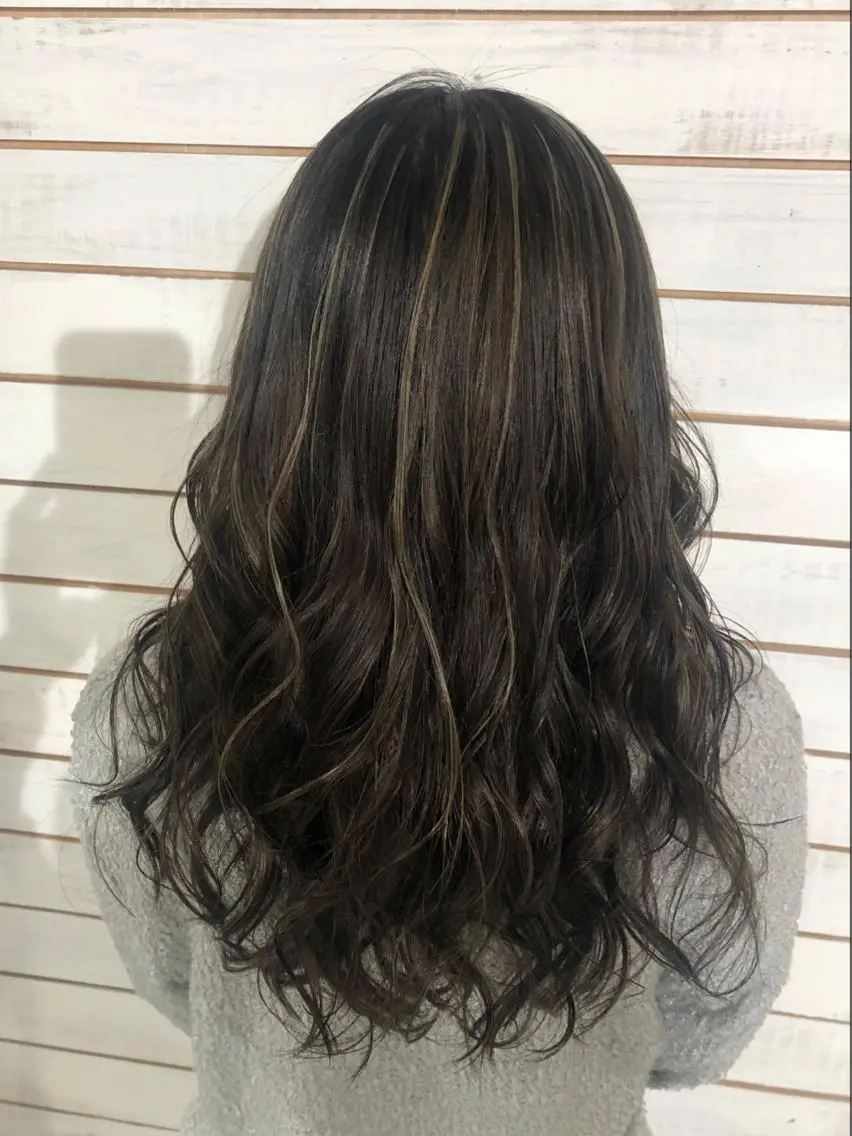 セミロング カラー ハイライトカラー ハイライト ヘアカラー 🦋美髪/エクステ 🦋アベイクミのヘアスタイル