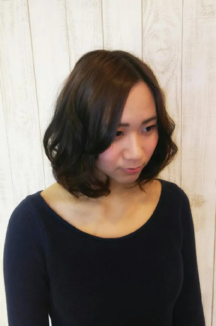 ミディアム カラー 切りっぱなしボブ ピンクカラー ボブ 脇田 雄大のヘアスタイル