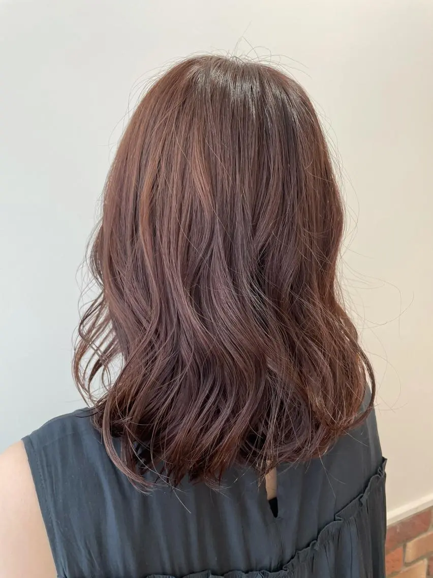セミロング カラー 透明感カラー 🩶🩵🩷AIRIのヘアスタイル