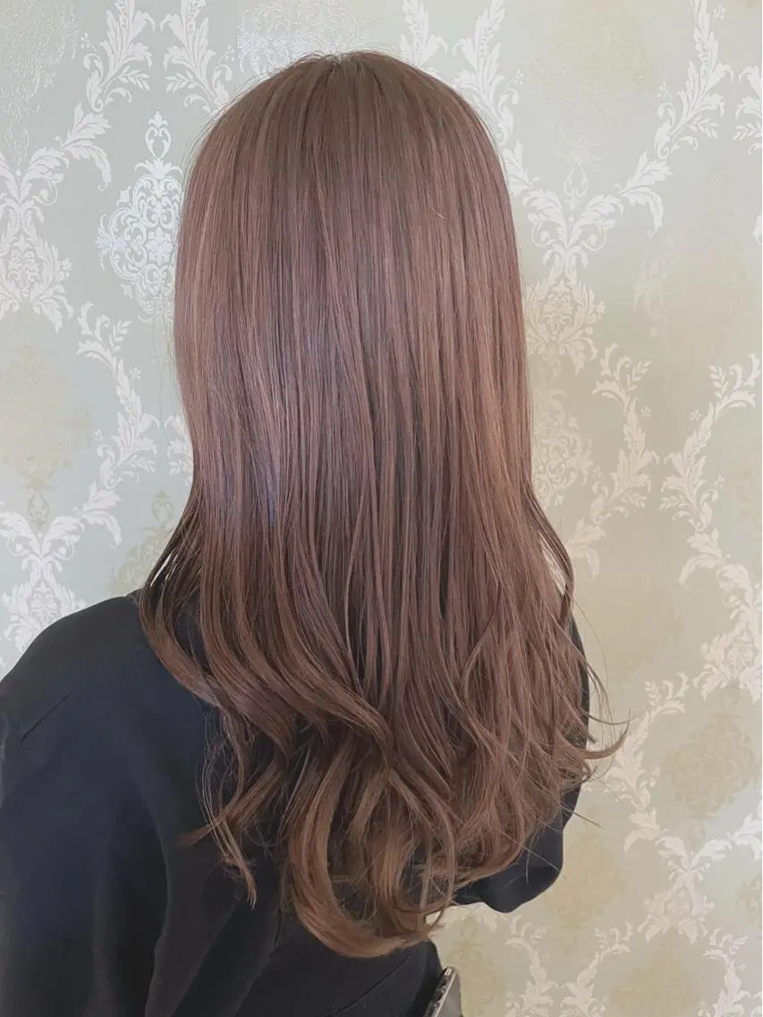 ロング カラー ベージュカラー ブリーチ 透明感カラー ココアベージュ EARTH中島 秋桜久のヘアスタイル