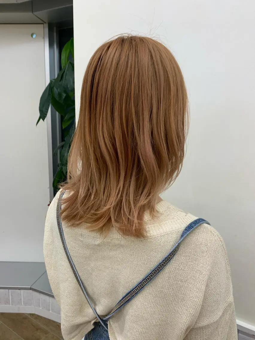 ミディアム カラー パーマ ヘアアレンジ メンズ キッズ ネイル マツエク・マツパ カット ヘアカラー レイヤーカット/ 巻ける縮毛矯正のヘアスタイル