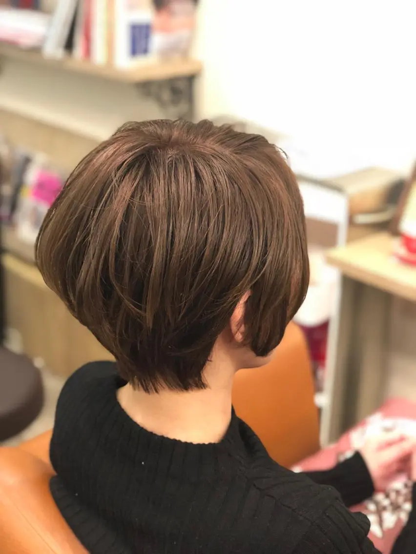 ショート カラー 山本 早織のヘアスタイル