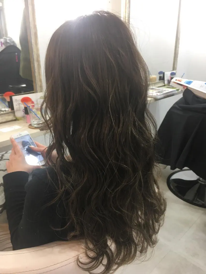 セミロング カラー 髪質改善 中川 翔のヘアスタイル