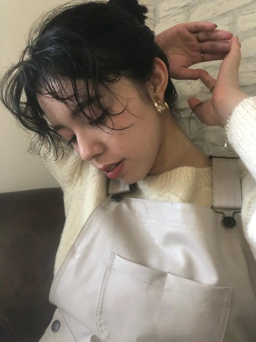 ミディアム ヘアアレンジ 大人girly🛋️ 🤍yukakoのヘアスタイル