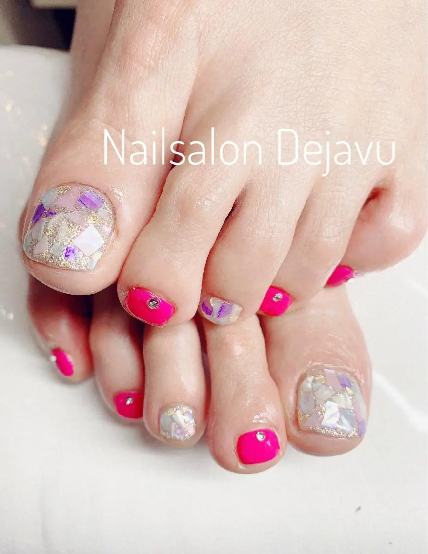 ネイル アートネイル フットネイル 持ち込み ワンカラーネイル ストーンネイル Nail salon Dejavu 🌿のネイルデザイン