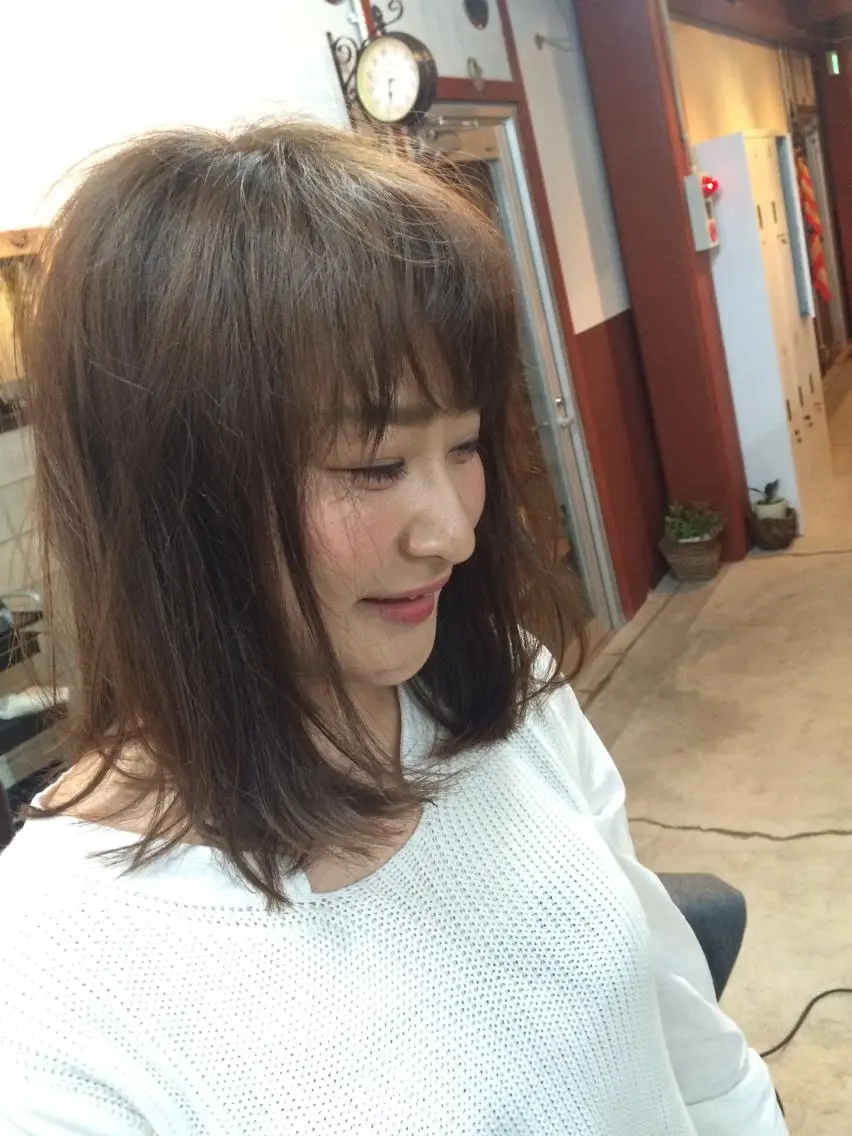 ミディアム アッシュ 竹田 夏菜のヘアスタイル
