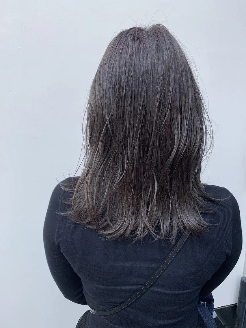 ミディアム カラー ヘアアレンジ ラベンダーカラー 福壽 優奈のヘアスタイル