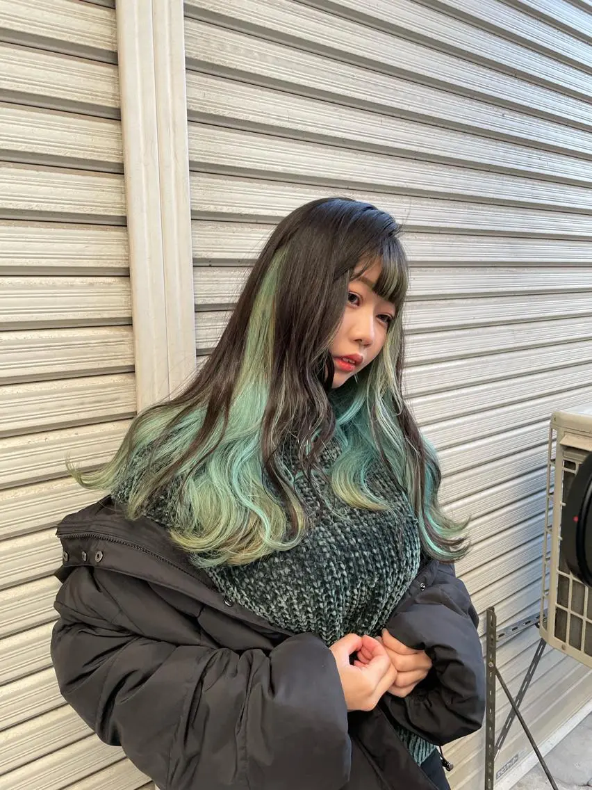 ロング カラー ヘアアレンジ ダブルカラー,透け カラーHINARIのヘアスタイル