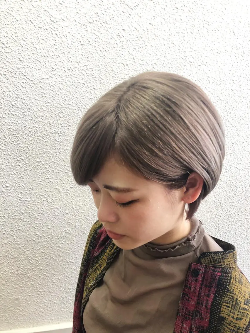ショート カラー グレージュ ミルクティーグレージュ カット ヘアカラー トリートメント 髪質改善/美髪矯 正ヤマモトハルキのヘアスタイル