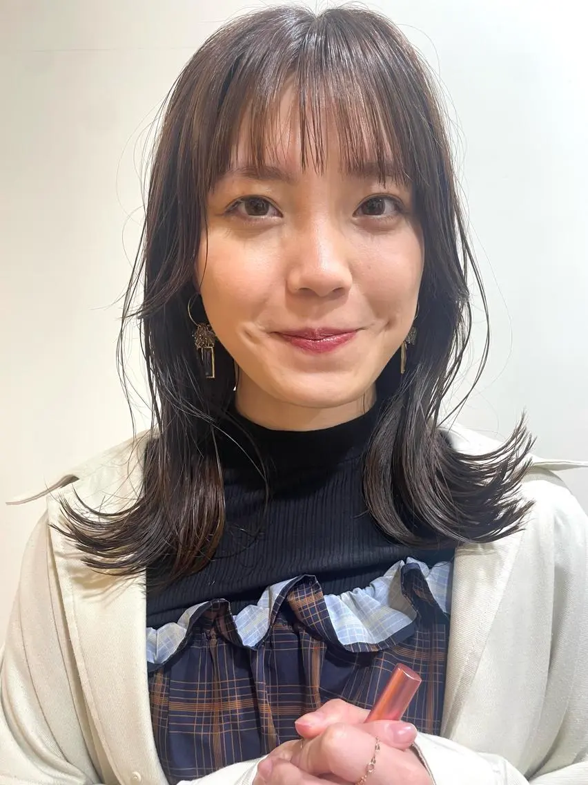 ミディアム カラー アッシュ アッシュグレー カット ヘアカラー トリートメント レイヤー/似合わせ TAKUYAのヘアスタイル