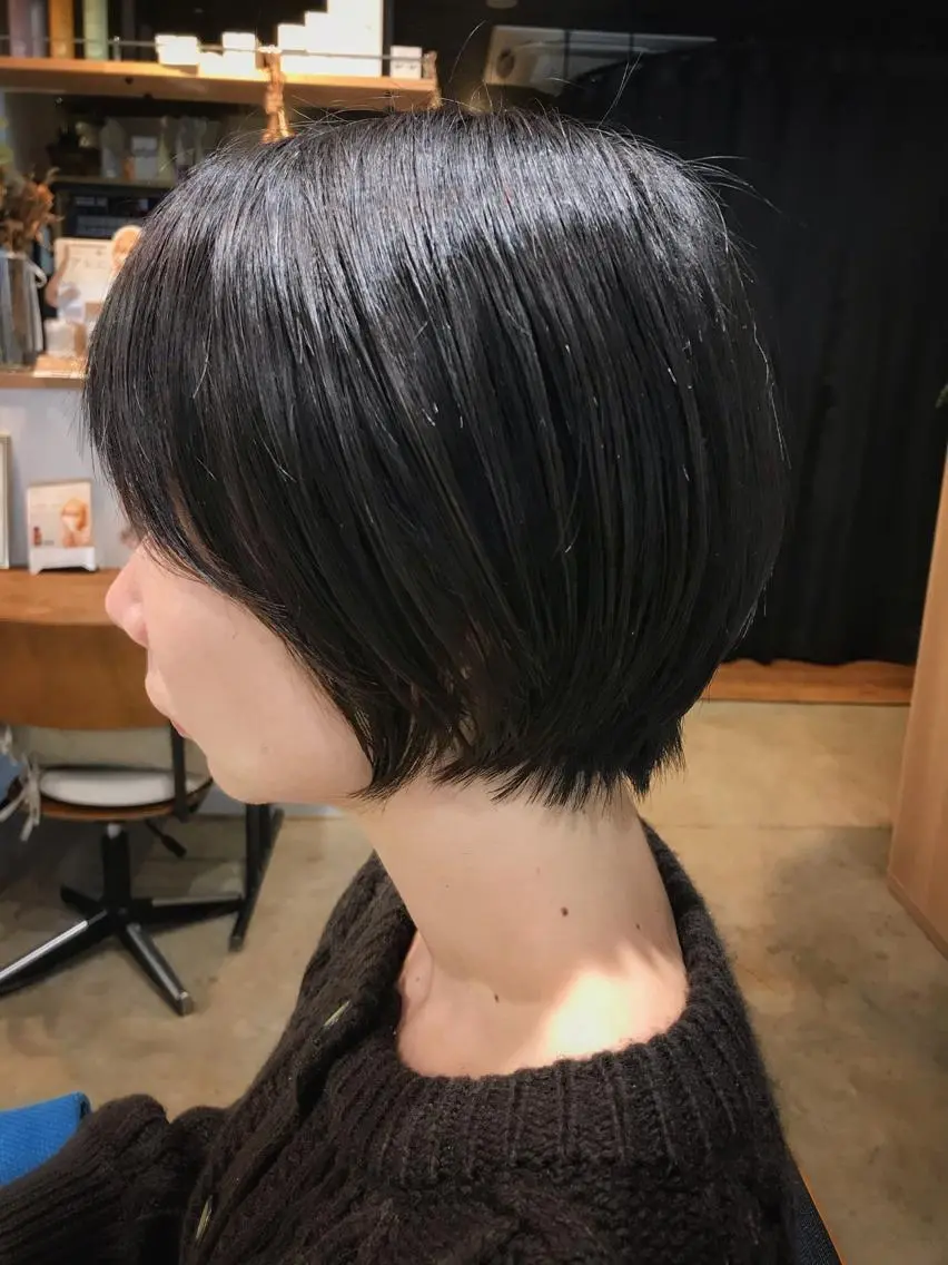 ショート レイヤー/大人ボブ| ワタナベ リョウカのヘアスタイル