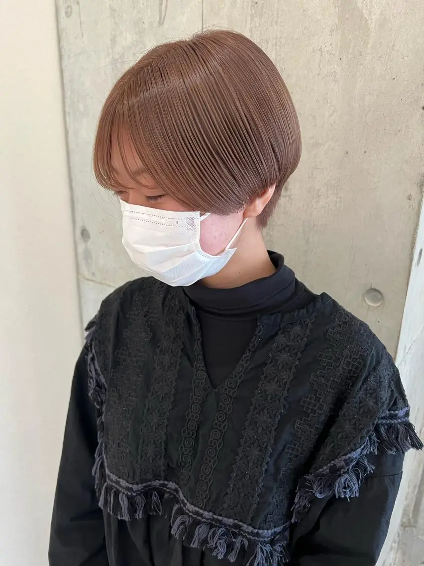 ショート カラー ハンサムショート バレイヤージュ ベージュカラー ブリーチ ケアブリーチ カット ヘアカラー トリートメント lani ブリーチ /ダブルカラーのヘアスタイル
