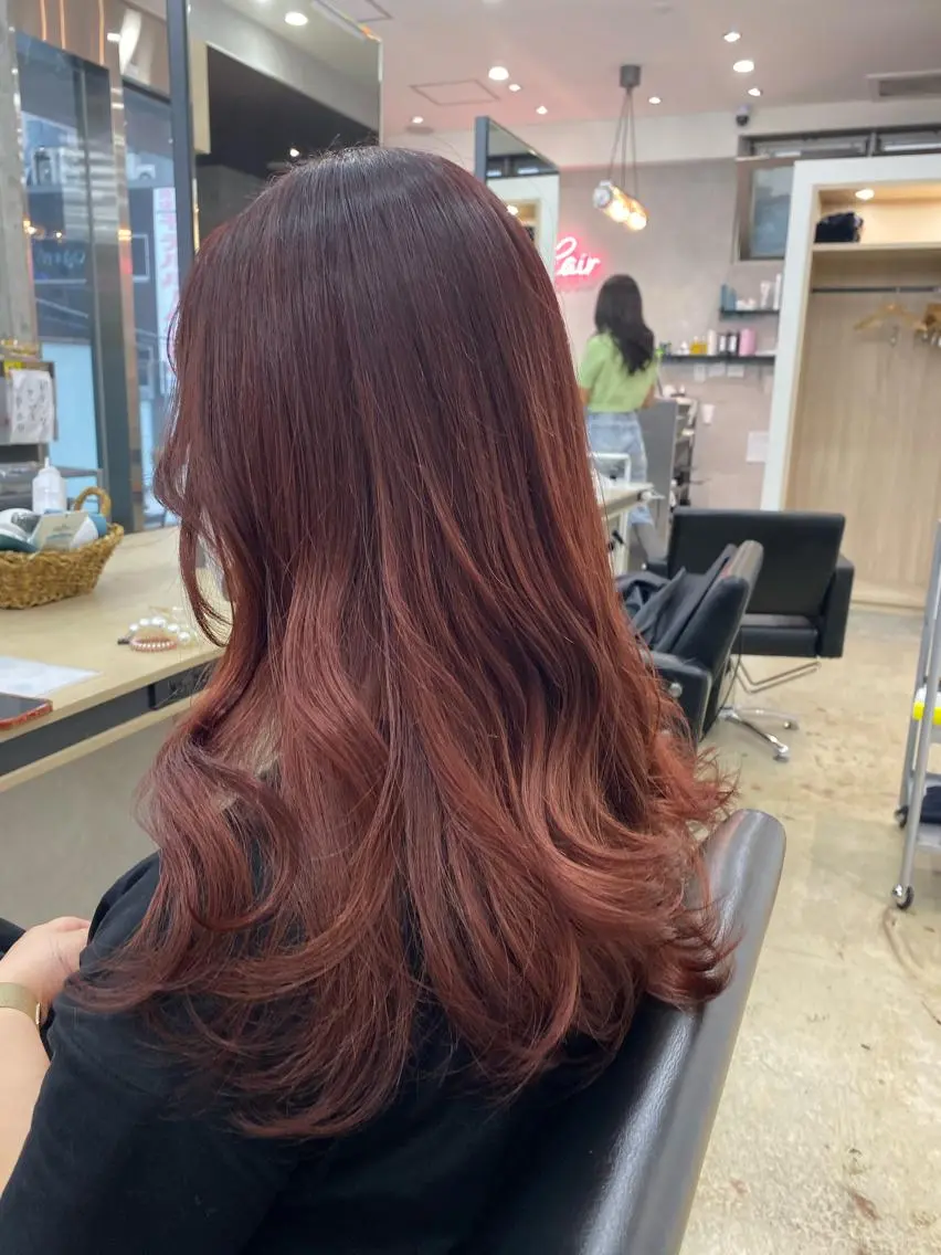 ロング カラー オリーブ/アッシュ やわらか透明感カラーのヘアスタイル