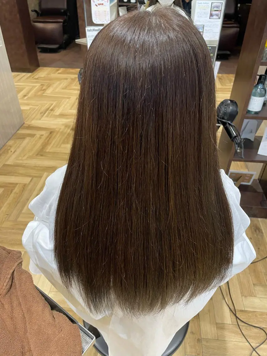 カラー 岡村 真子のヘアスタイル