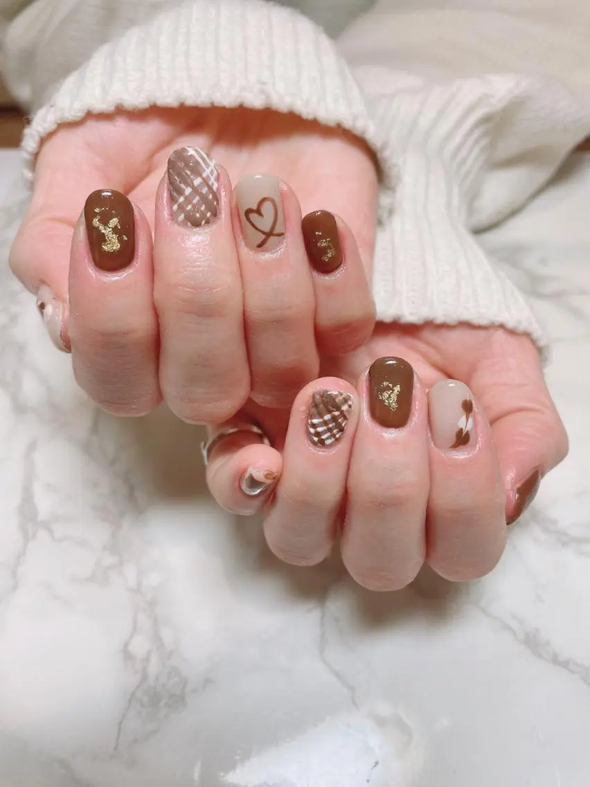 ネイル バレンタイン SINCERELY シンシアリー🌈のネイルデザイン