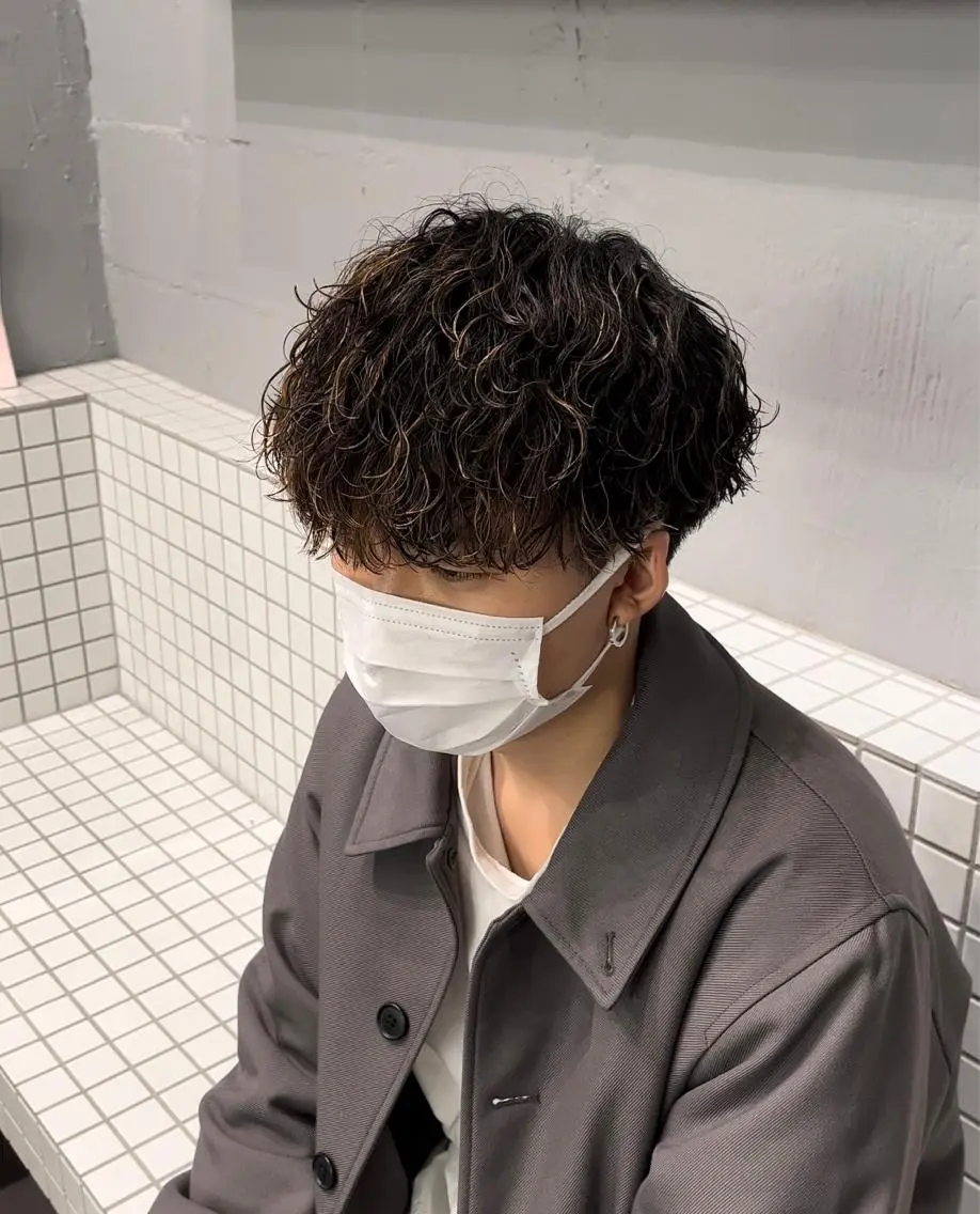 パーマ メンズ メンズパーマ 波巻きパーマ k jの眉毛・アイブロウイメージ