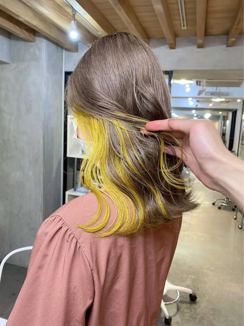 セミロング イエローカラー 【縮毛矯正髪質改善】 中山健太のヘアスタイル