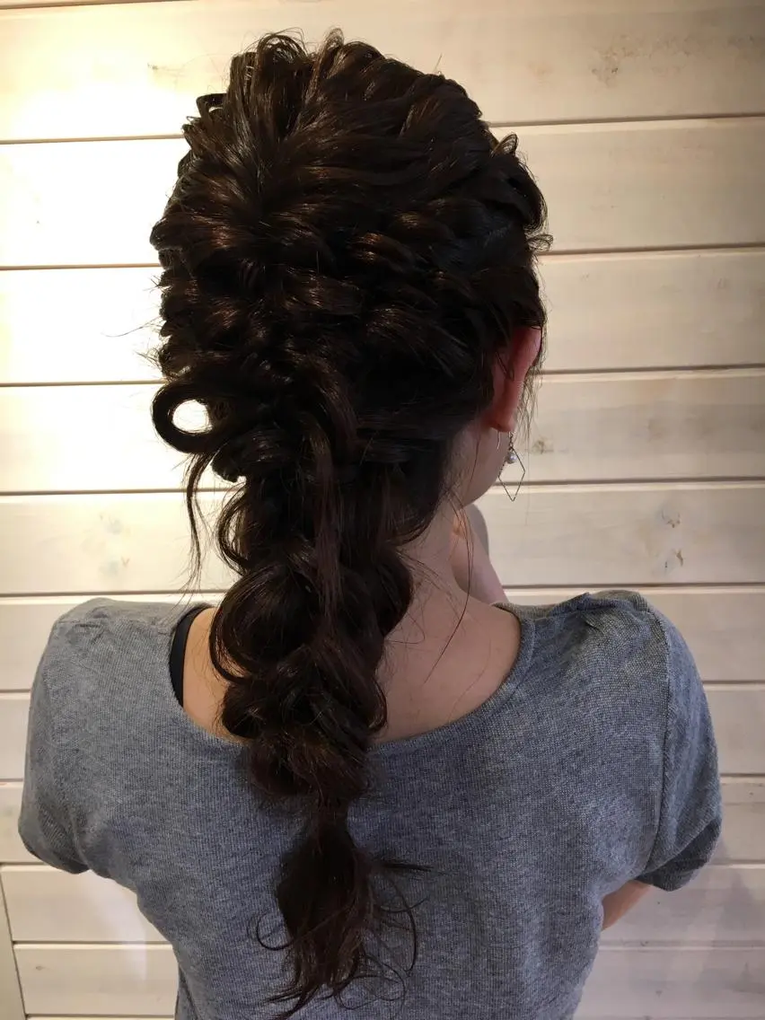 セミロング ヘアアレンジ 野崎 ひかりのヘアスタイル