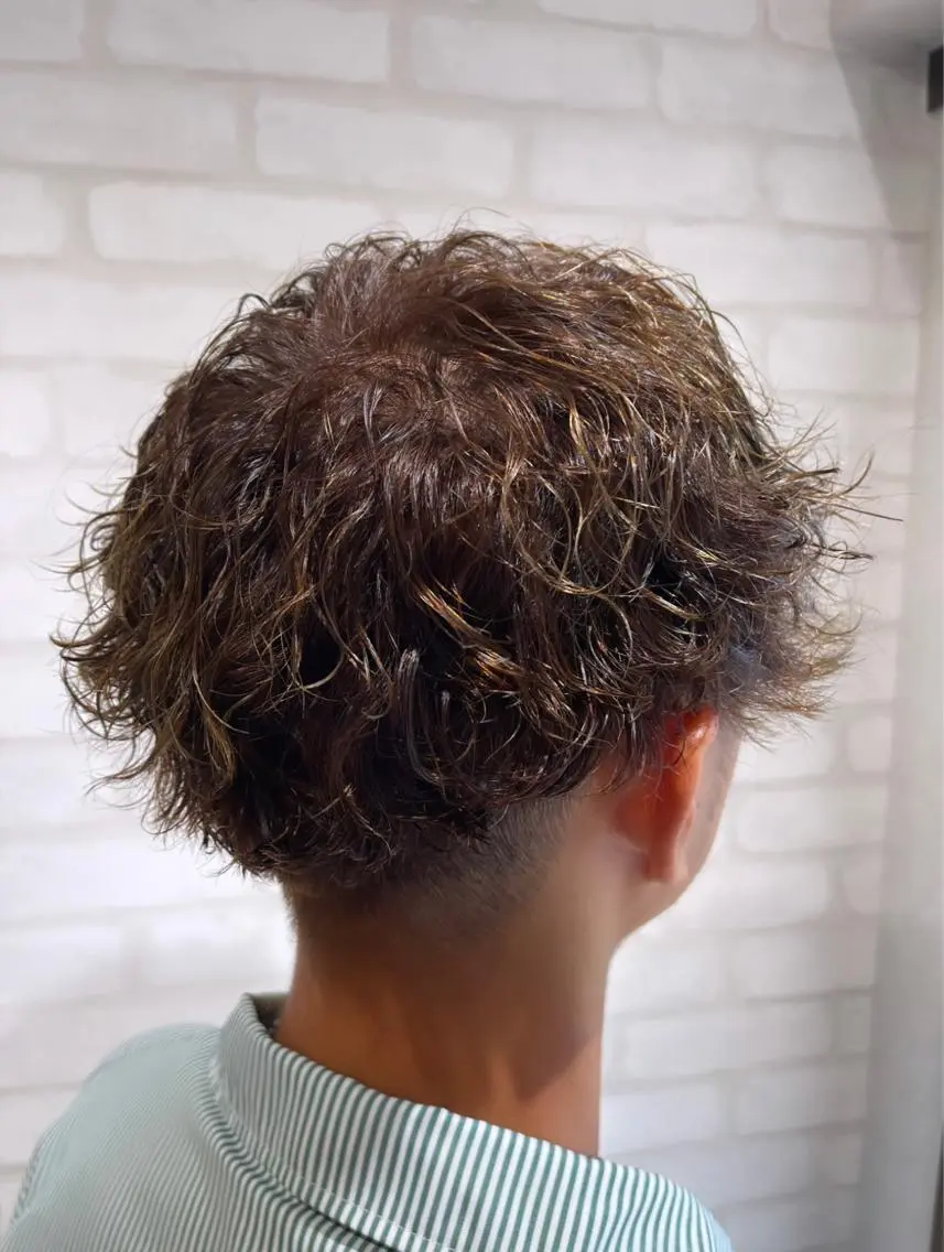 ショート パーマ メンズ メンズブリーチ ANDIAMO SAKAE🍁楓のヘアスタイル