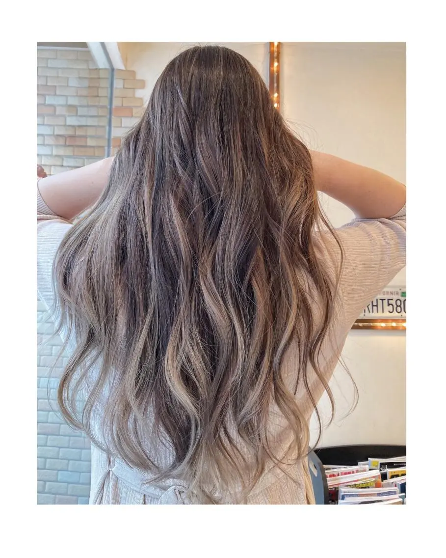 ロング カラー バレイヤージュ レイヤーカット 武内 由貴のヘアスタイル