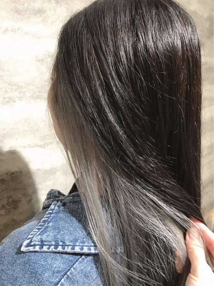セミロング カラー シルバー ホワイトシルバー 🫟Blanco🫟 Color&Careのヘアスタイル