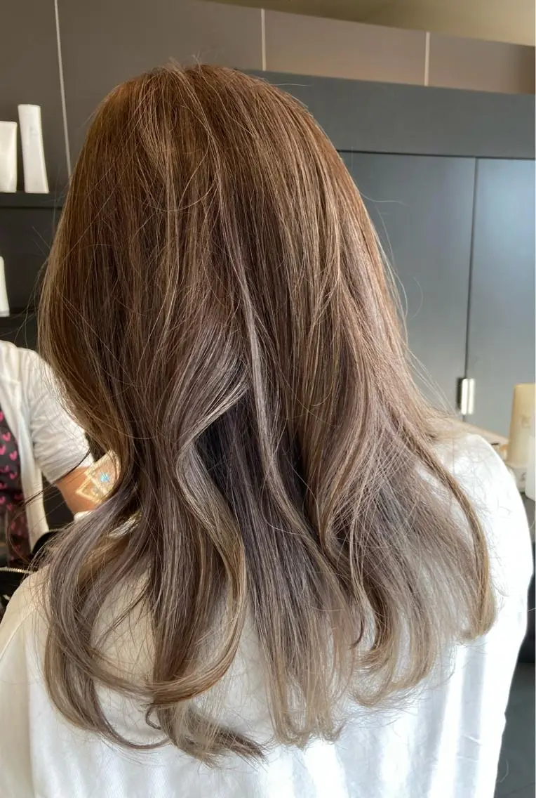 セミロング ヘアカラー トリートメント 浅川 実行のヘアスタイル