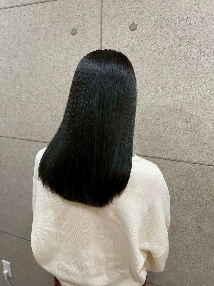 セミロング カット 縮毛矯正 トリートメント 透明感/地毛風カラー AYAKAのヘアスタイル