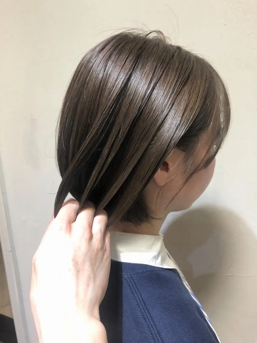 ショート カラー ブリーチ グレージュ ブリーチなしカラー ボブ ヘアカラー 千葉 郁也のヘアスタイル