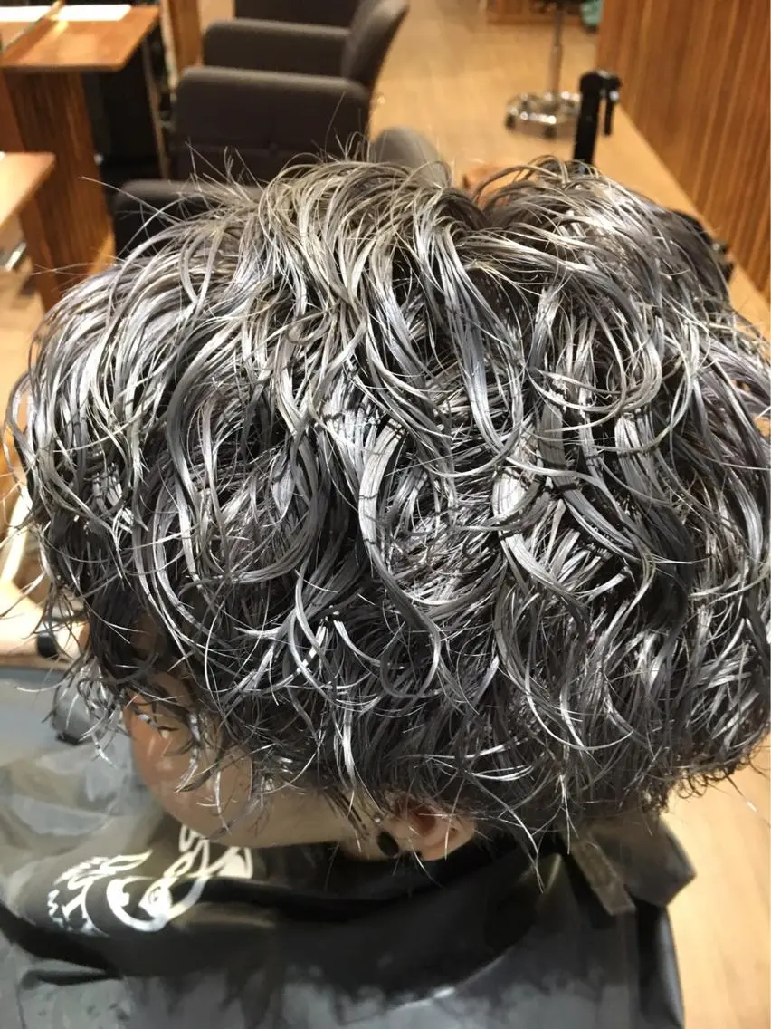 ショート カラー メンズ カット ヘアカラー 薬師寺 優のヘアスタイル