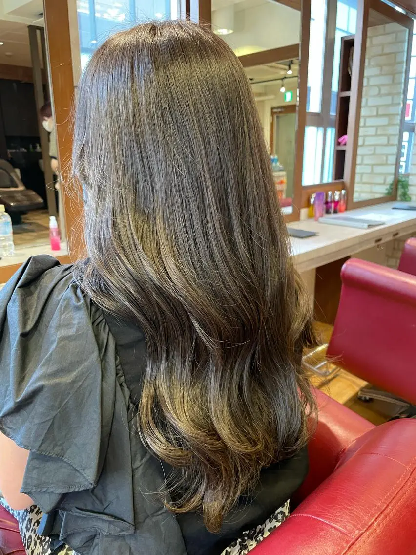 ロング カラー ダークグレー ダークグレージュ グレージュ イルミナカラー いのうえ みわこのヘアスタイル