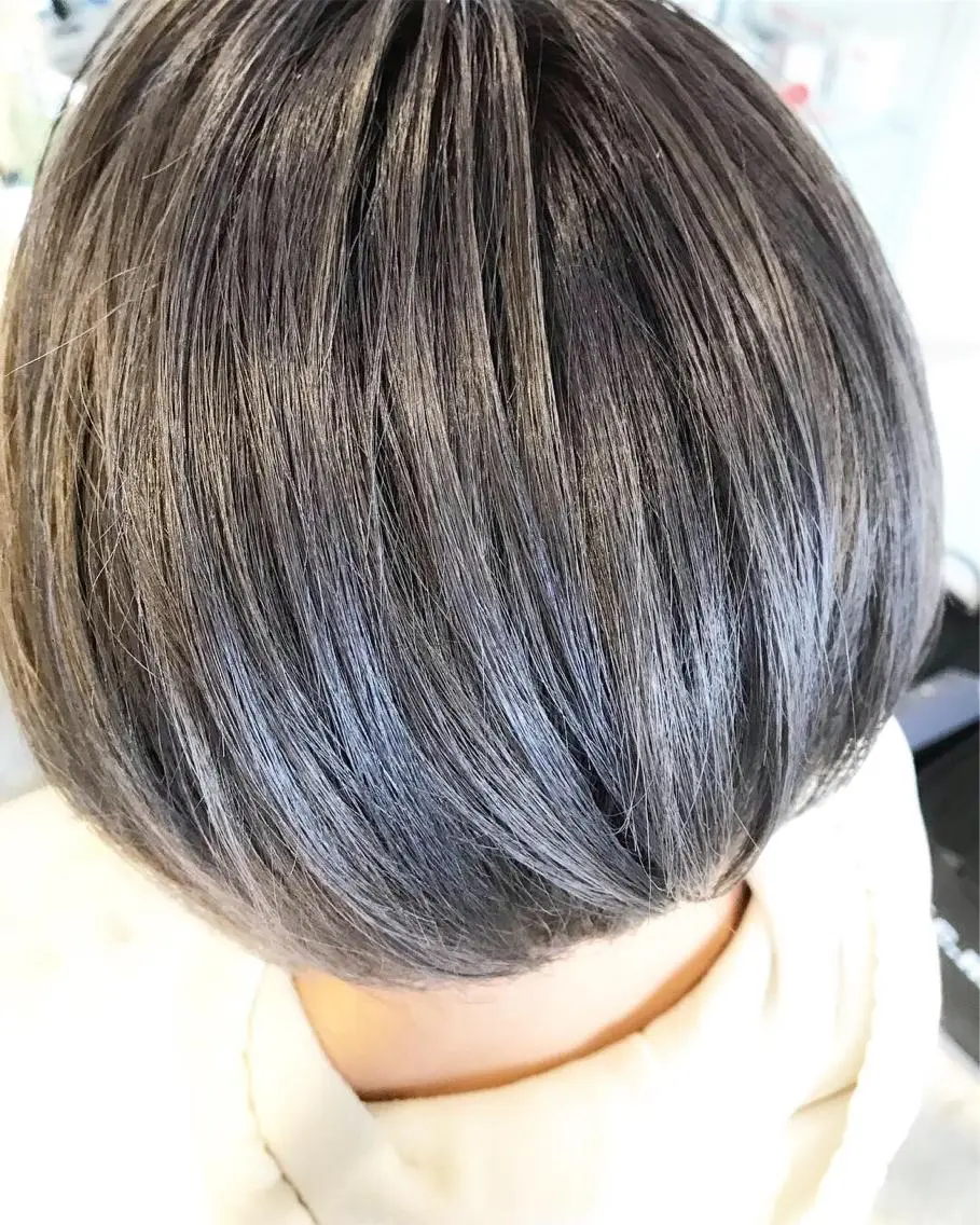 ショート カラー ダブルカラー グレージュ シルバー シルバーグレージュ 🔹TOMO🔹 圧倒的経験値🔹のヘアスタイル