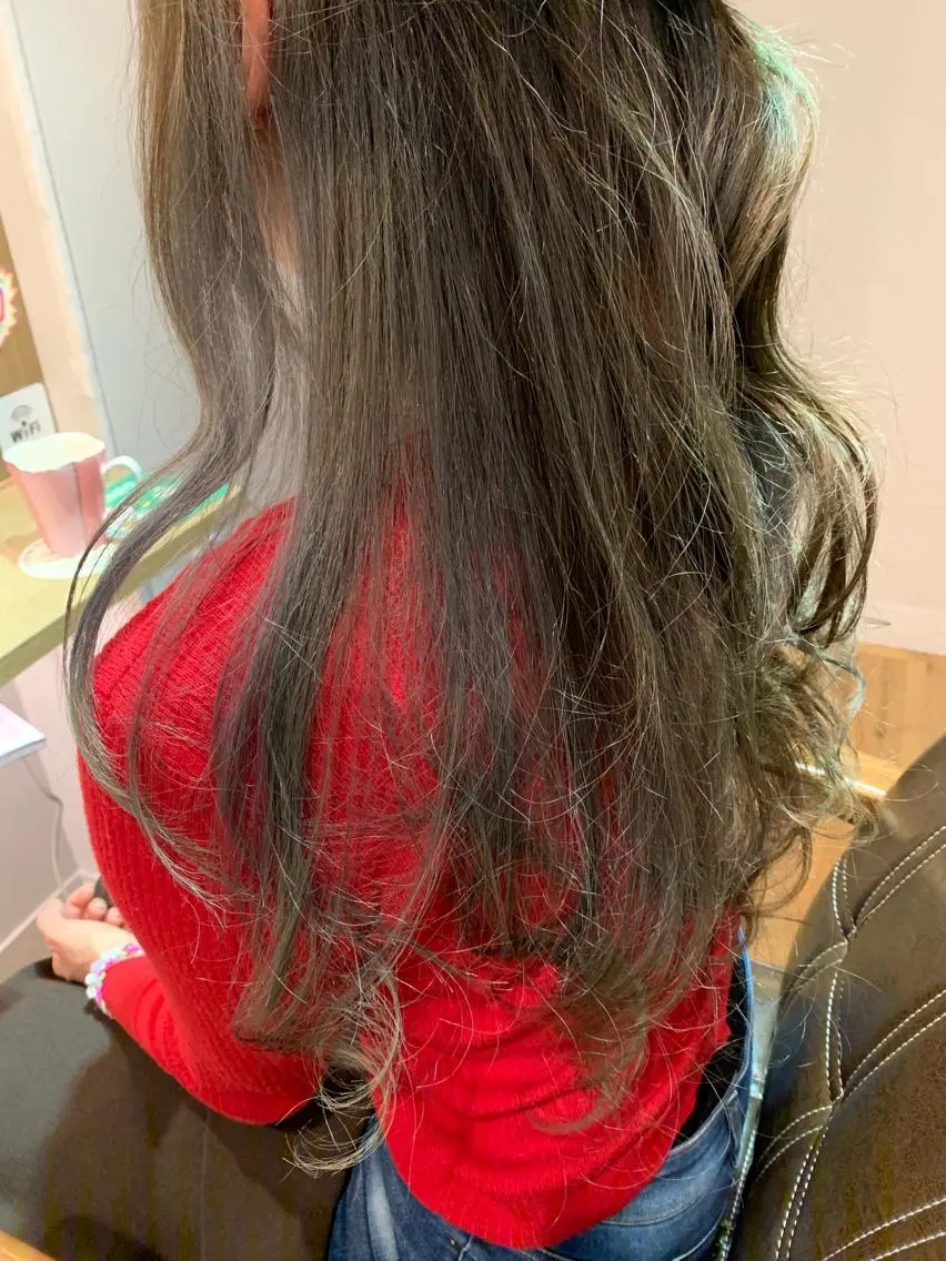 ロング カラー ヘアカラー トリートメント ツキダテ ユイのヘアスタイル