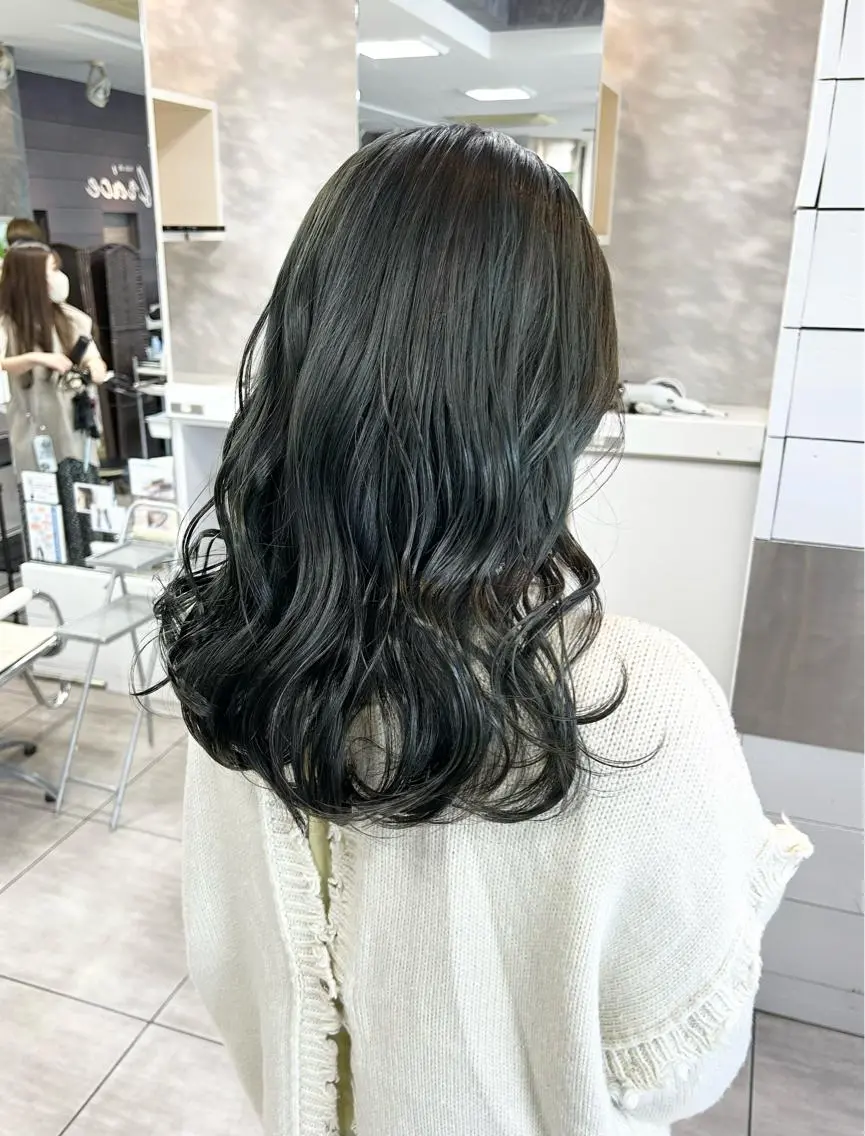 セミロング レイヤー/艶髪カラー 森本くるみのヘアスタイル