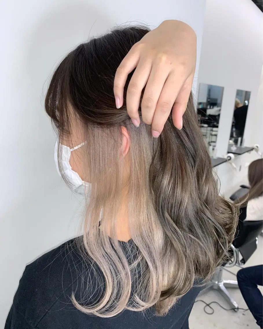セミロング カット ヘアカラー トリートメント 山田 絵里菜のヘアスタイル