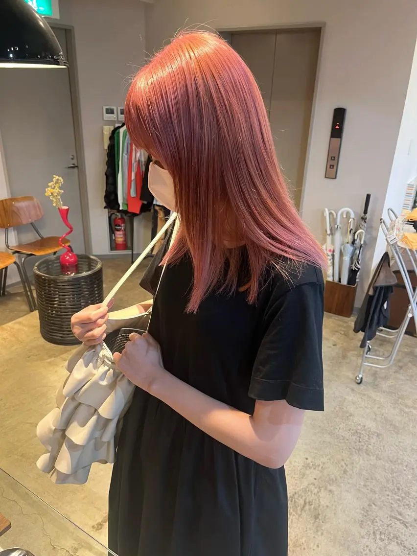 ミディアム カラー ブリーチ ピンクカラー ヘアカラー トリートメント 🩷ハイトーン透明感 レイヤー🩷ユリカのヘアスタイル