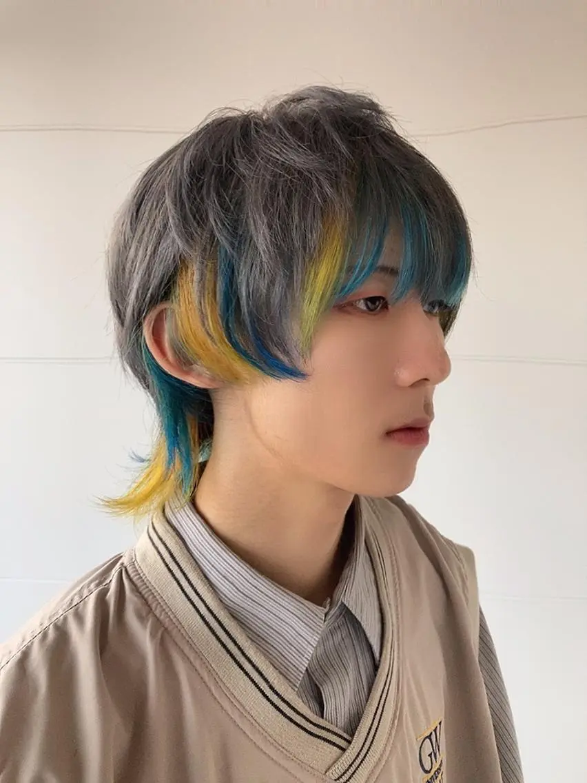 ショート ウルフカット タカツド ユウキのヘアスタイル