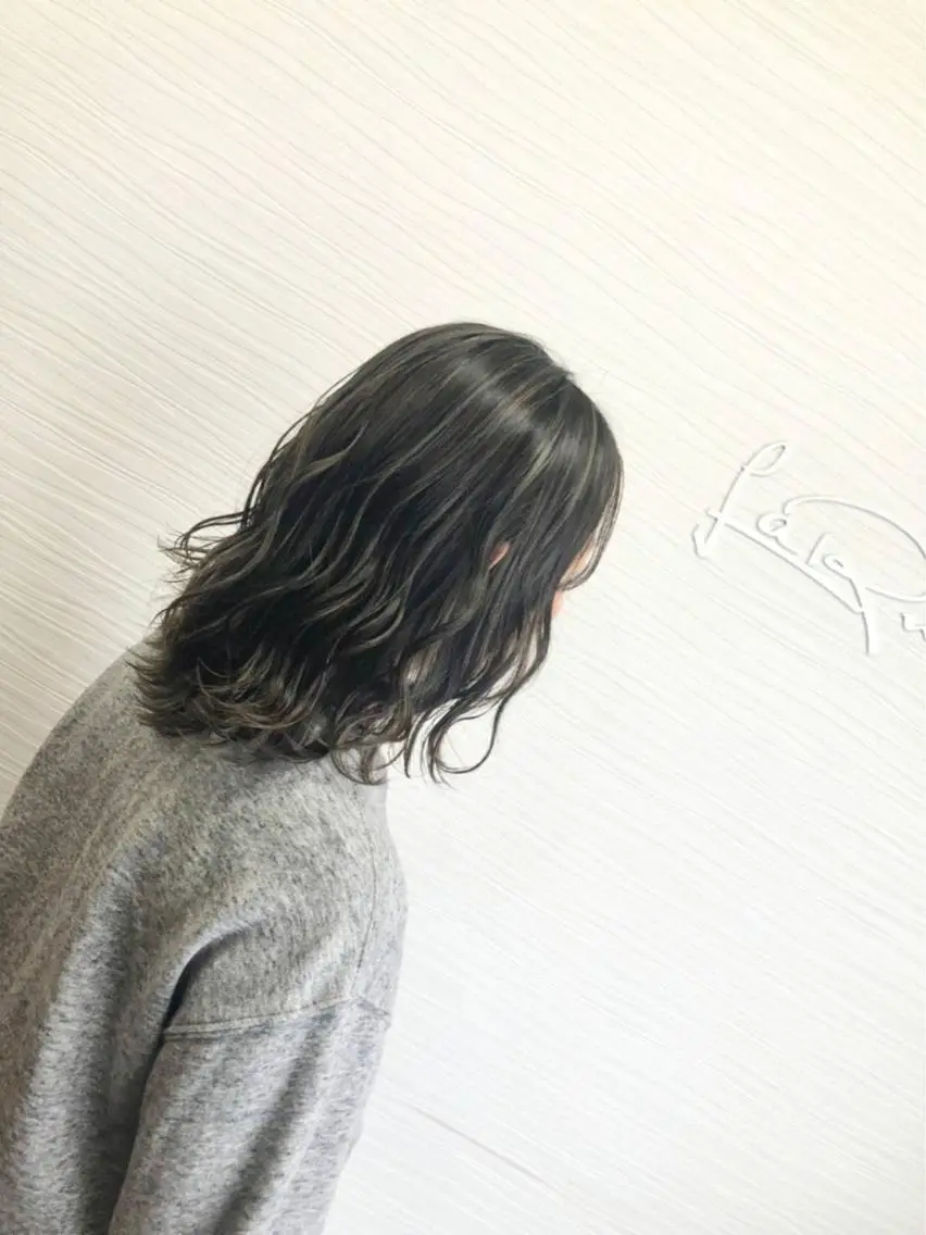 セミロング カラー カット ヘアカラー LaRmE Ayumi.のヘアスタイル