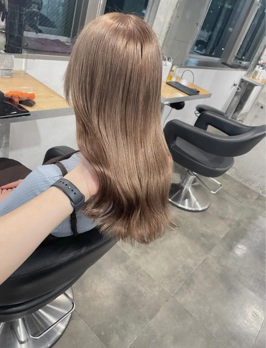 セミロング カラー ヘアカラー トリートメント ヘッドスパ ヘアセット ベージュカラー💖 やすひろのヘアスタイル