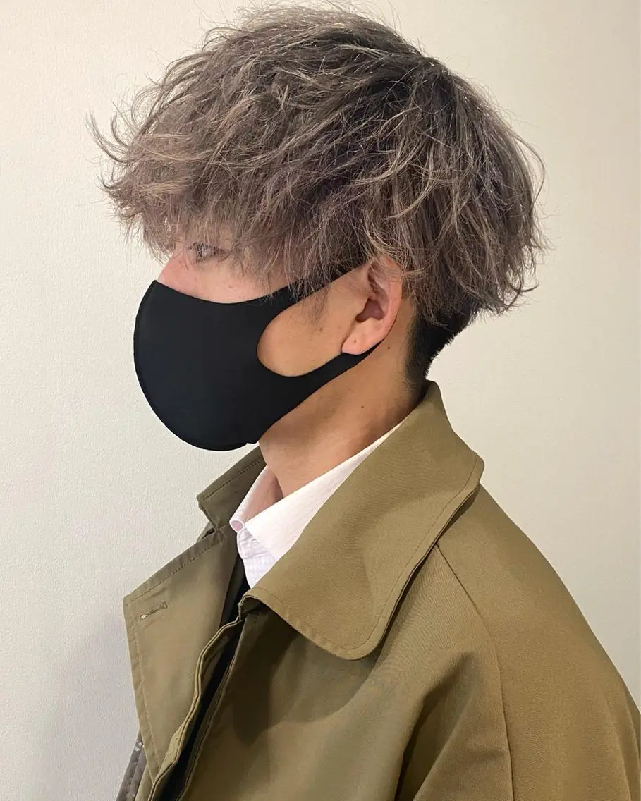 カラー メンズ グレージュ ミルクティーグレージュ カット ヘアカラー トリートメント RAIMA ケアハイトーンのヘアスタイル