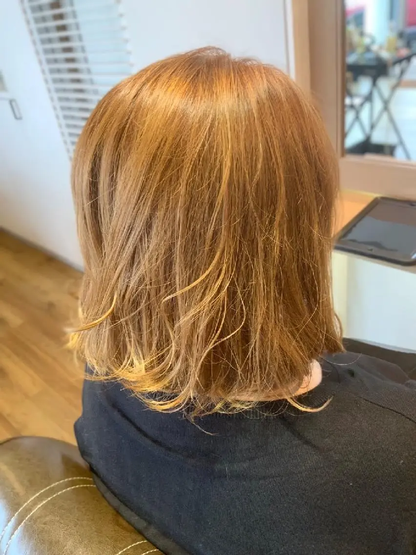 カラー ハイトーンカラー 堀 望美のヘアスタイル