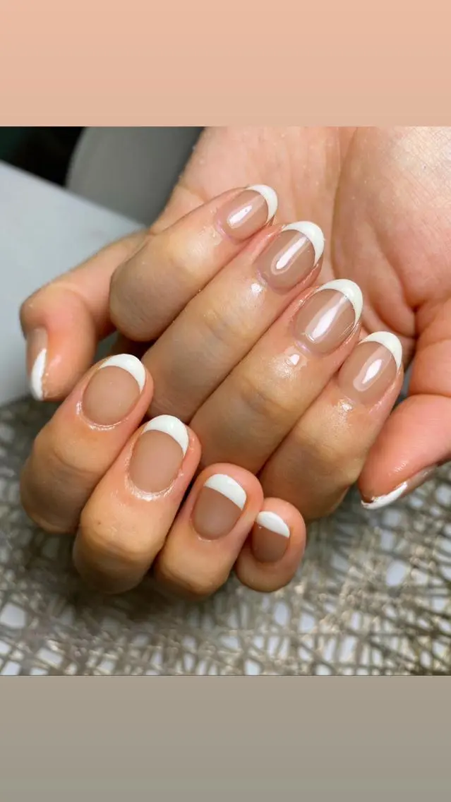 ネイル アートネイル 長さ出し フレンチネイル ジェルネイル キラキラネイル ハンドネイル 艶々の美爪を〜 【リリアーナ】のネイルデザイン