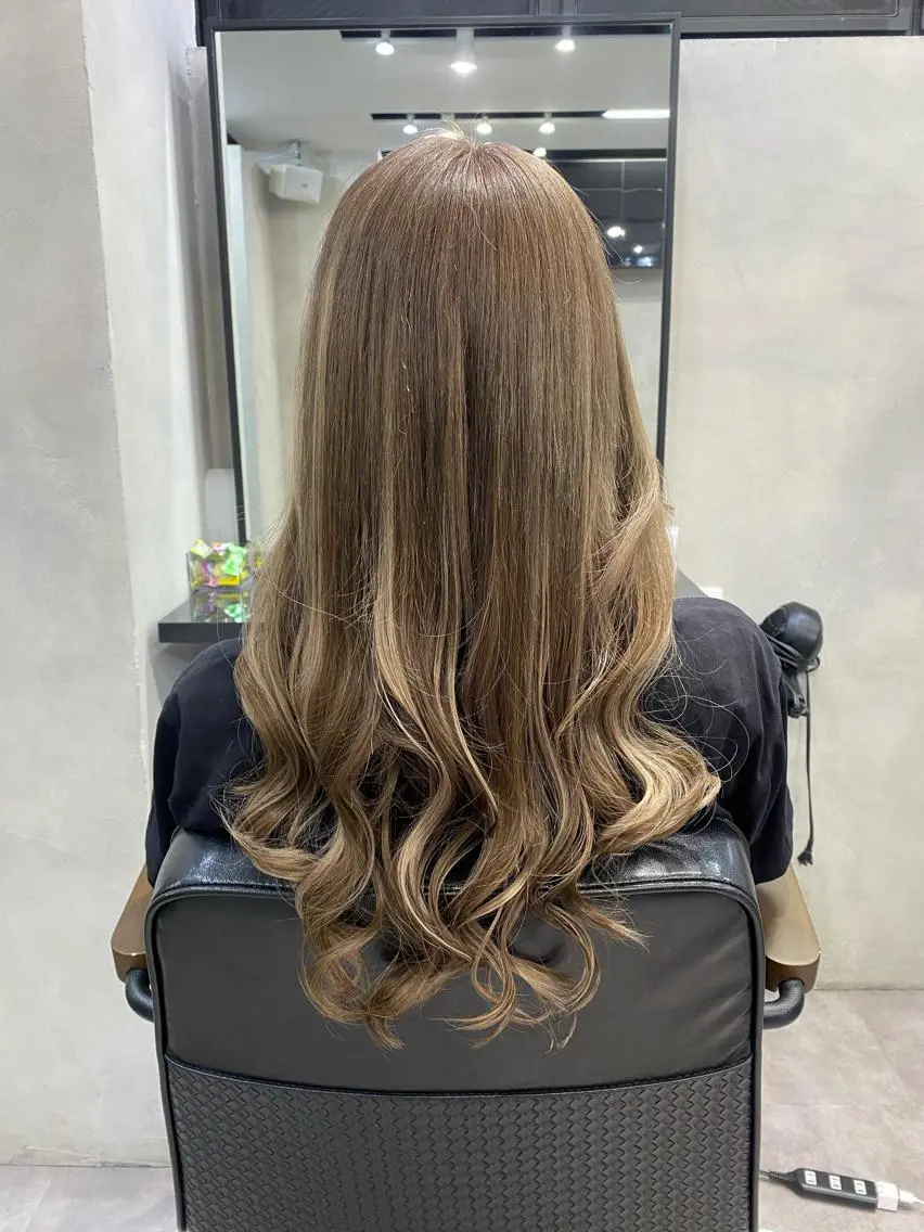 ミディアム カラー ヘアアレンジ ショートボブ シールエクステ ミディアムパーマ バレイヤージュ 透明感カラー FAAM Tsuneのヘアスタイル