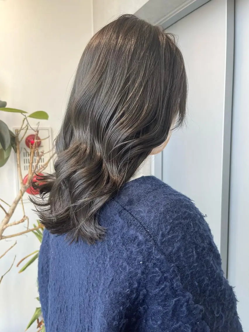 ミディアム カラー パーマ ヘアアレンジ カット ヘアカラー トリートメント 透明感/オリーブ/ グレージュ/YUKAのヘアスタイル