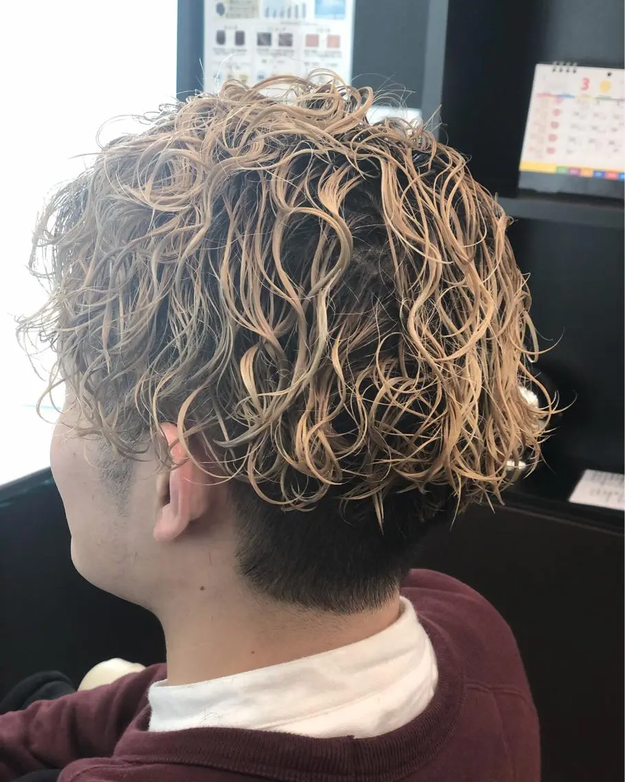 パーマ メンズ メンズブリーチ メンズパーマ 佐伯 凌太郎のヘアスタイル