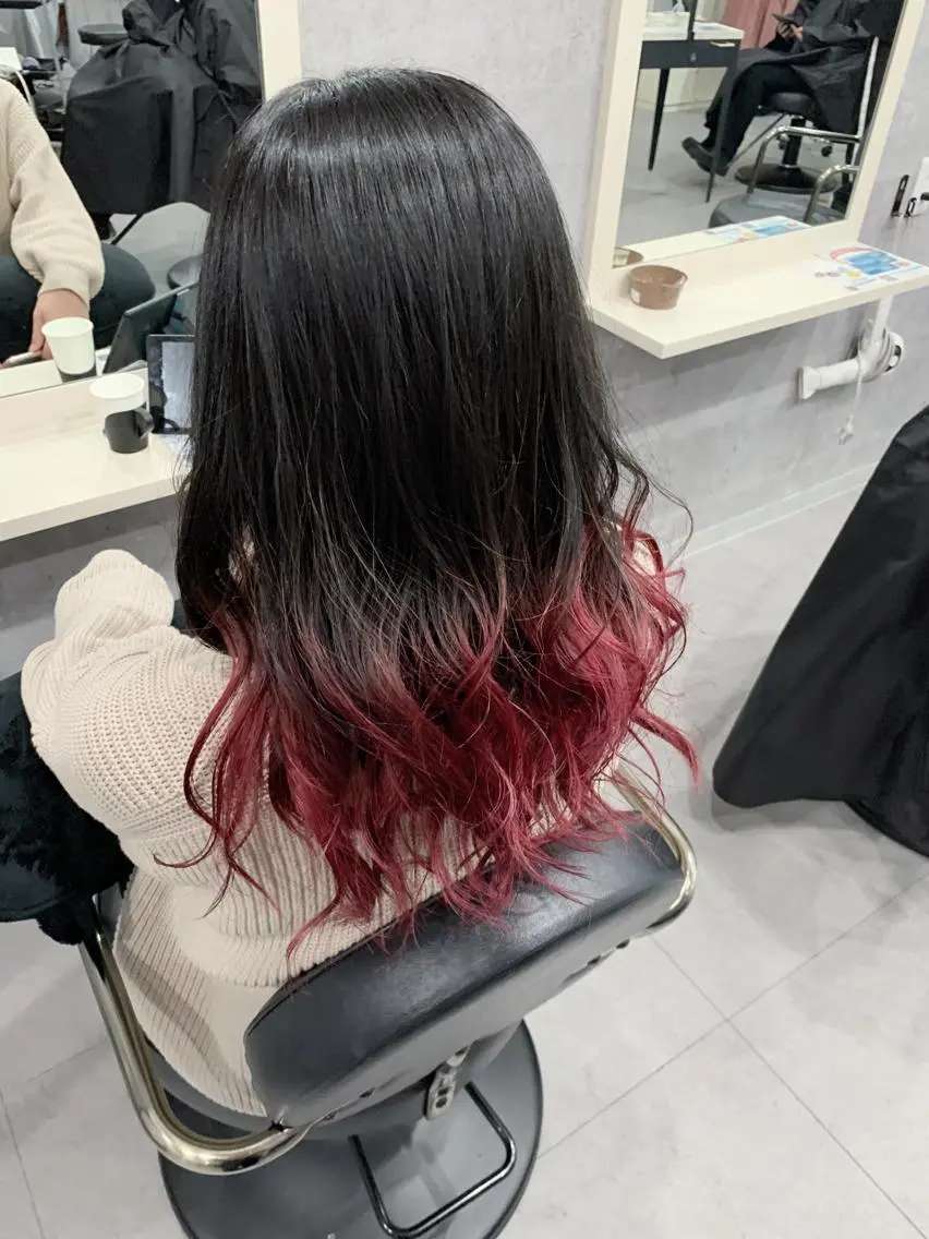 ロング カラー グラデーションカラー _WHITE 天神店 YUMEKA🐻のヘアスタイル
