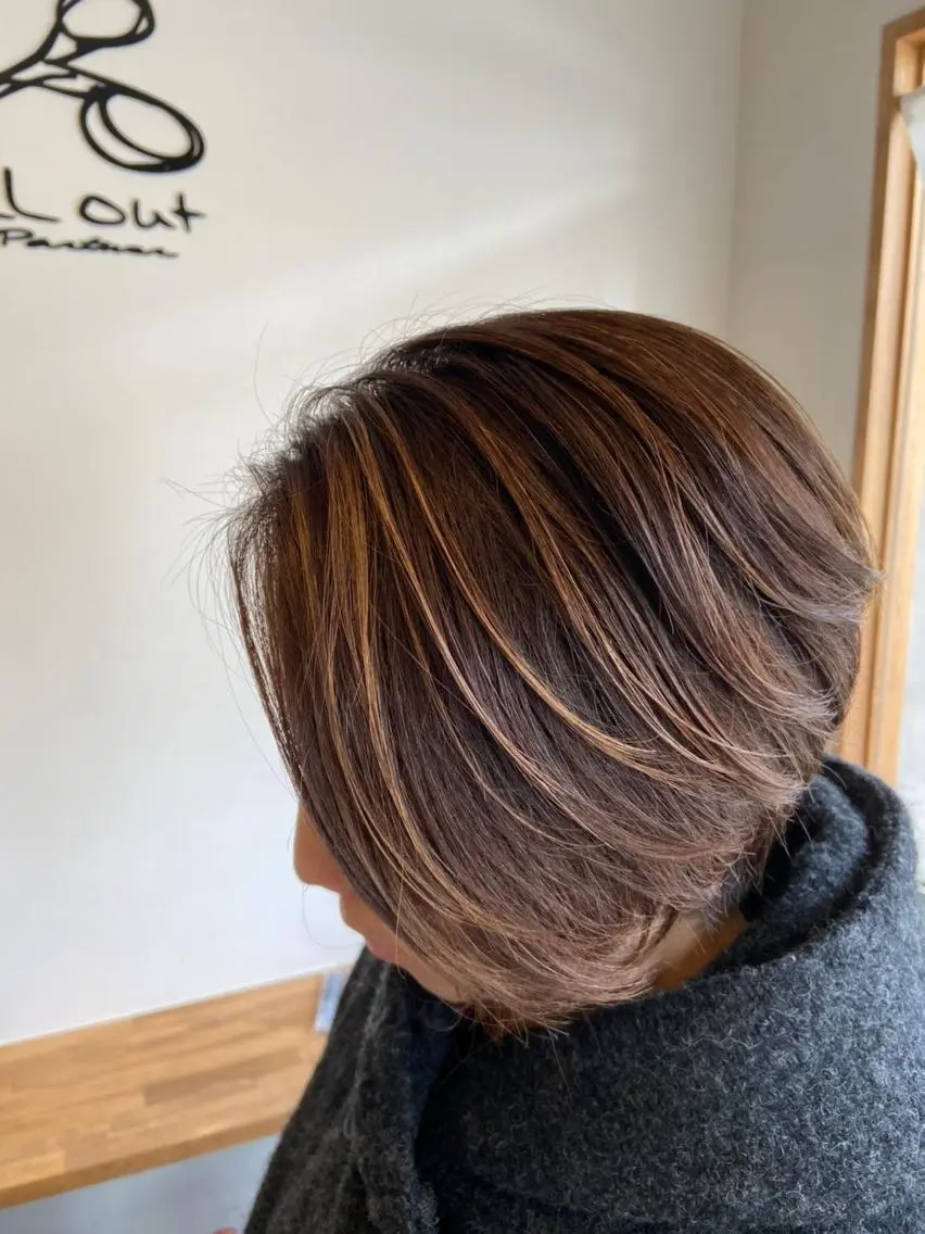 ミディアム カラー ハイライトカラー ハイライト chill out 南塚口本店のヘアスタイル